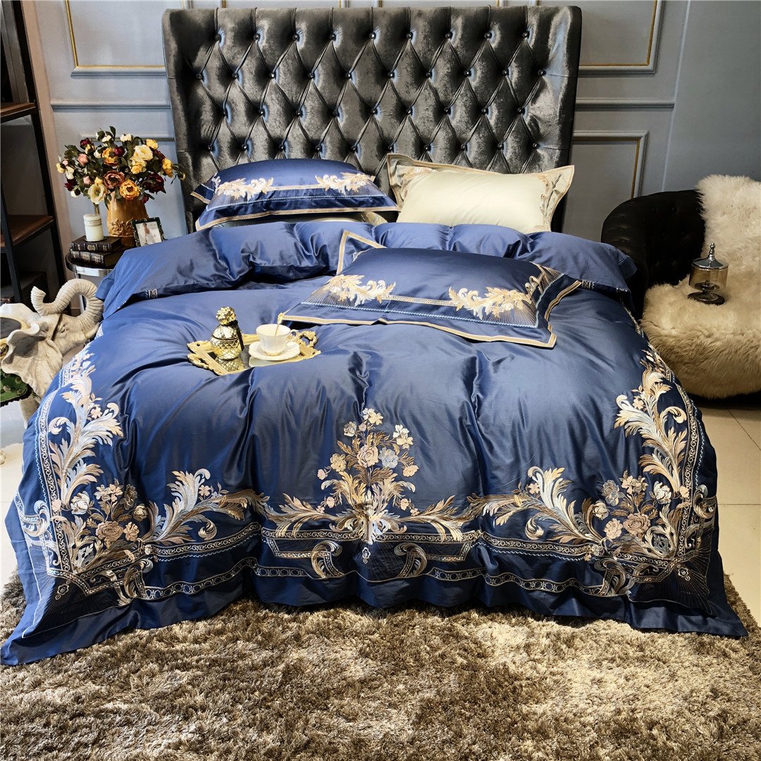 Luxury Four-Piece Cotton Bedding - Elegant Embroidery