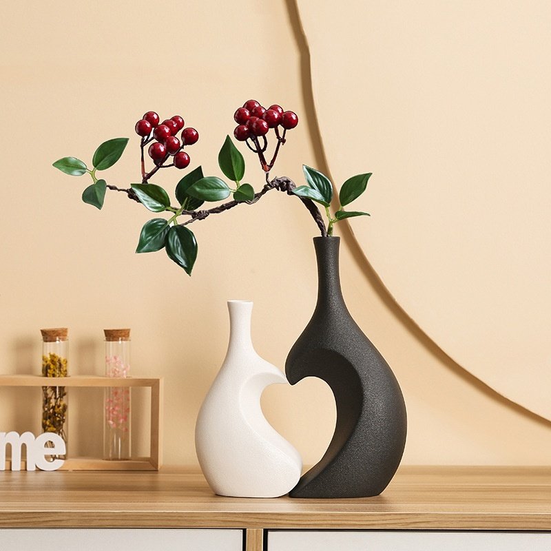 European-Style Ceramic Flower Vase