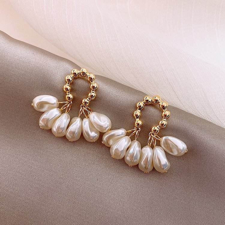 Baroque Pearl Earrings - Elegant and Stylish