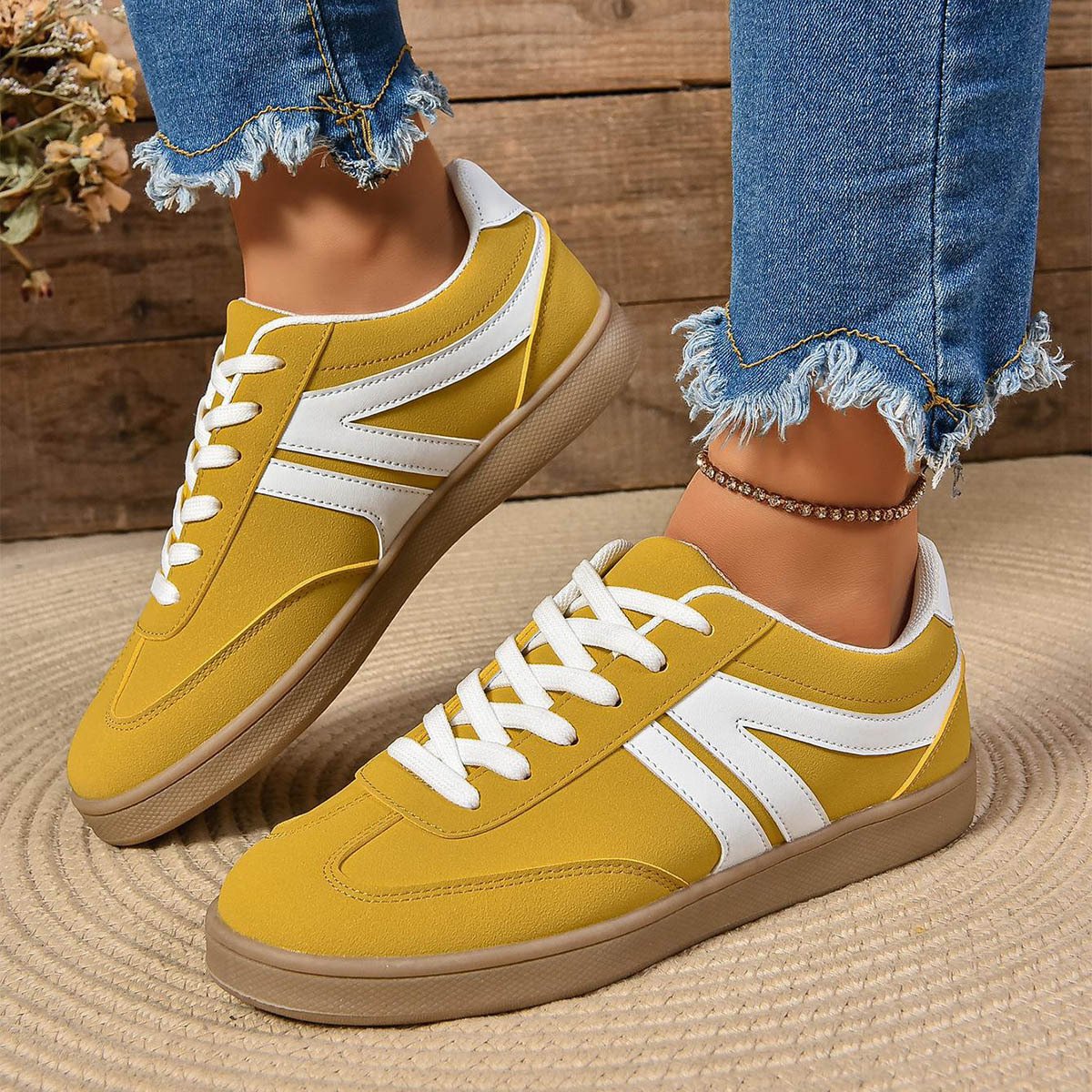 Women's Fashion Sneakers - Comfortable Lace-Up Flats with Trendy Design